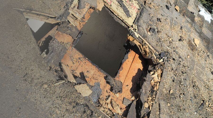 Why choose water damage restoration service for commercial flood cleanup in Tampa